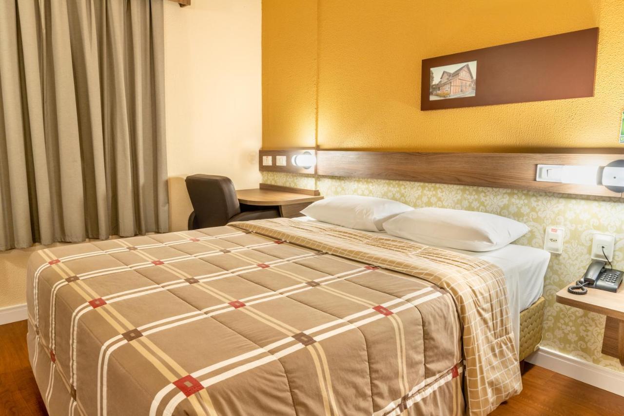 Hotel 10
